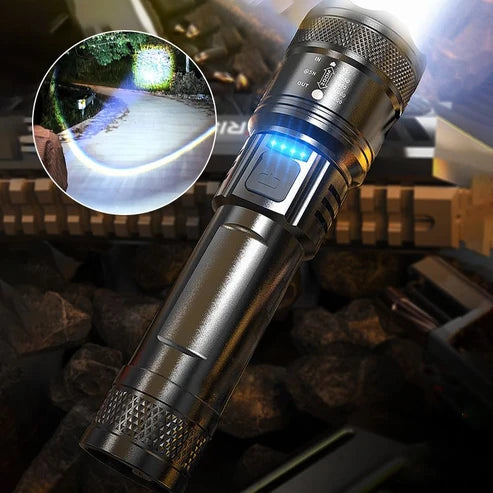 Leistungsstarke Taschenlampe mit Zoomfunktion